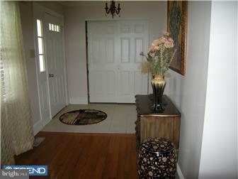 20 Sage Drive Sinking Spring, PA 19608 - Photo 2 of 12 Foyer