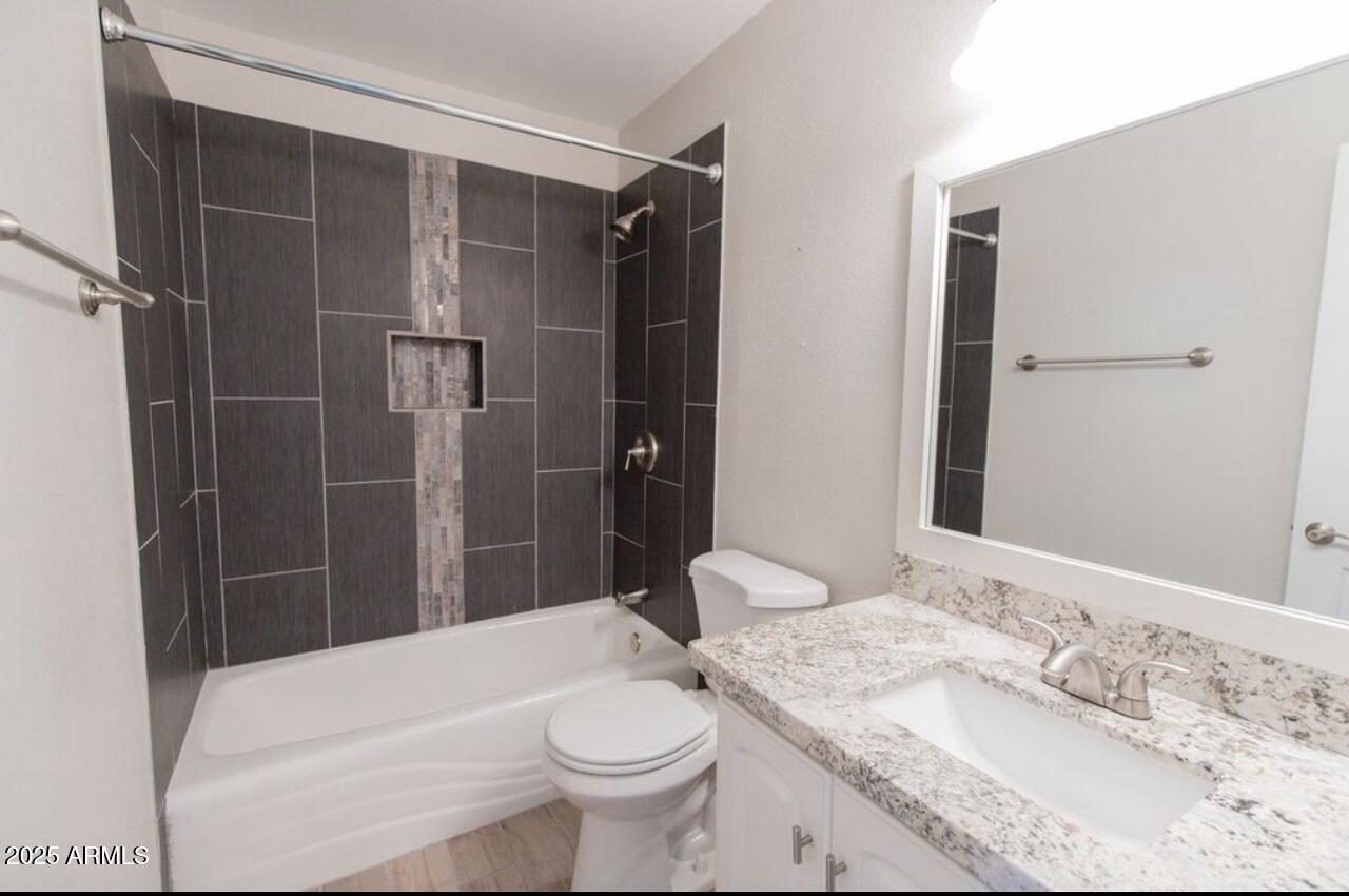 5120 South Dorsey Lane Tempe, AZ 85282 - Photo 23 of 27 Bathroom 2