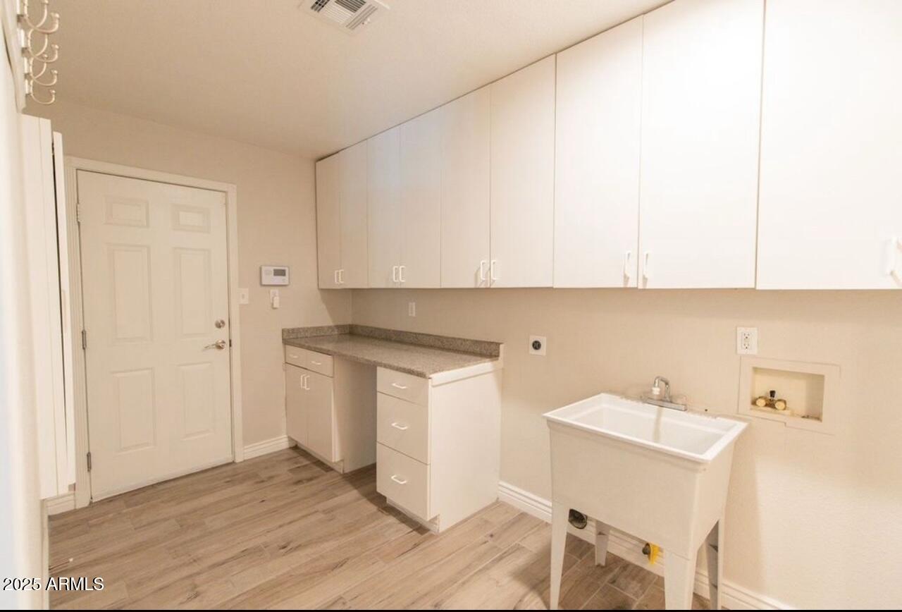 5120 South Dorsey Lane Tempe, AZ 85282 - Photo 9 of 27 Laundry