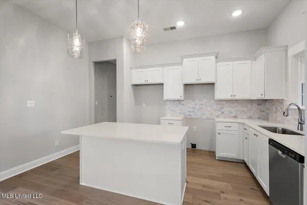 $372,900 | 617 Sunflower Street, Nesbit, MS 38651