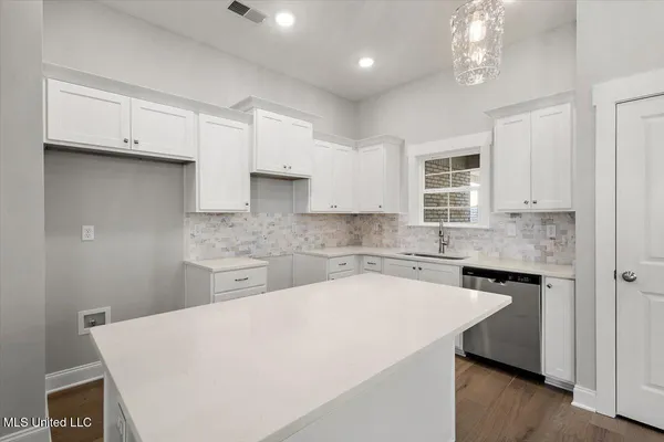 $372,900 | 617 Sunflower Street, Nesbit, MS 38651