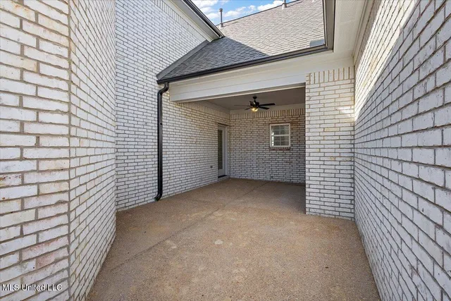 $372,900 | 617 Sunflower Street, Nesbit, MS 38651