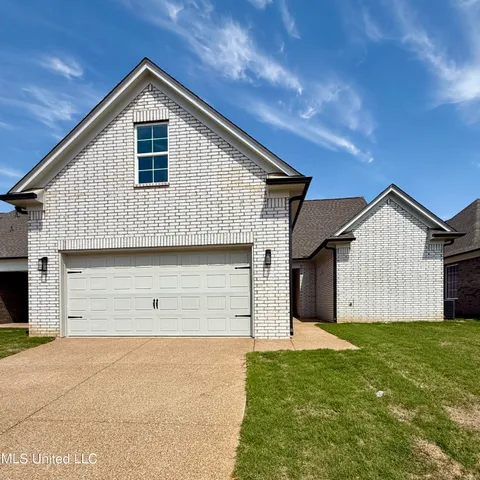 $372,900 | 617 Sunflower Street, Nesbit, MS 38651