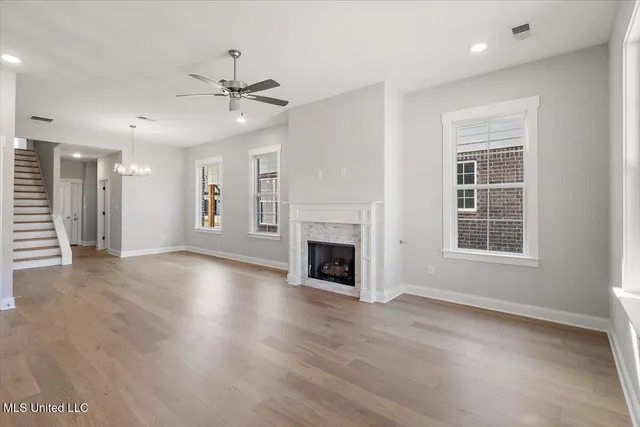 $372,900 | 617 Sunflower Street, Nesbit, MS 38651