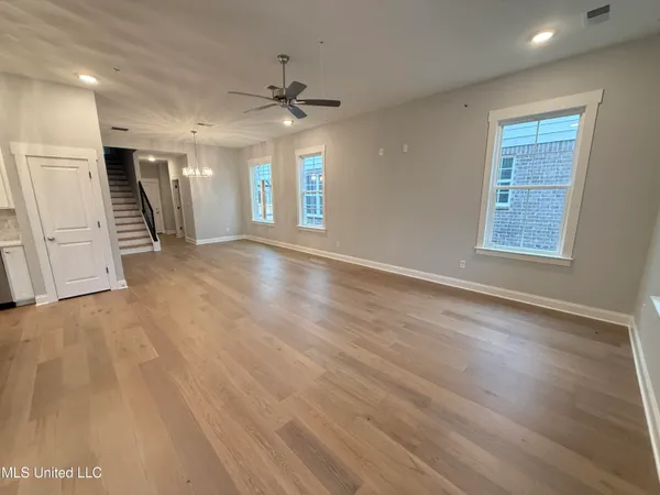 $372,900 | 617 Sunflower Street, Nesbit, MS 38651