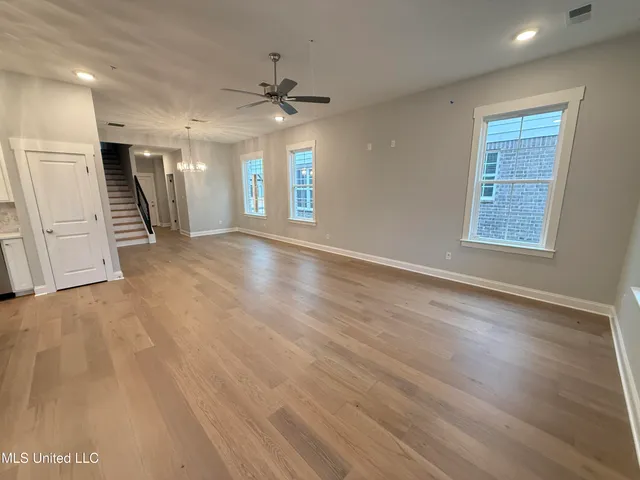 $372,900 | 617 Sunflower Street, Nesbit, MS 38651