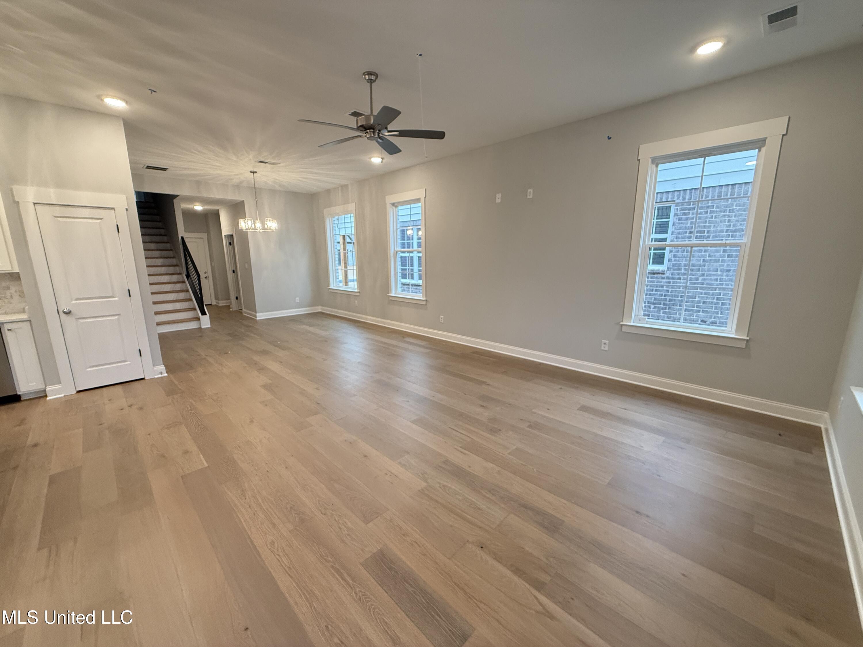617 Sunflower Street Nesbit, MS 38651 - Photo 7 of 36 Tunica
