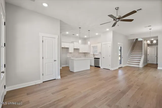 $372,900 | 617 Sunflower Street, Nesbit, MS 38651