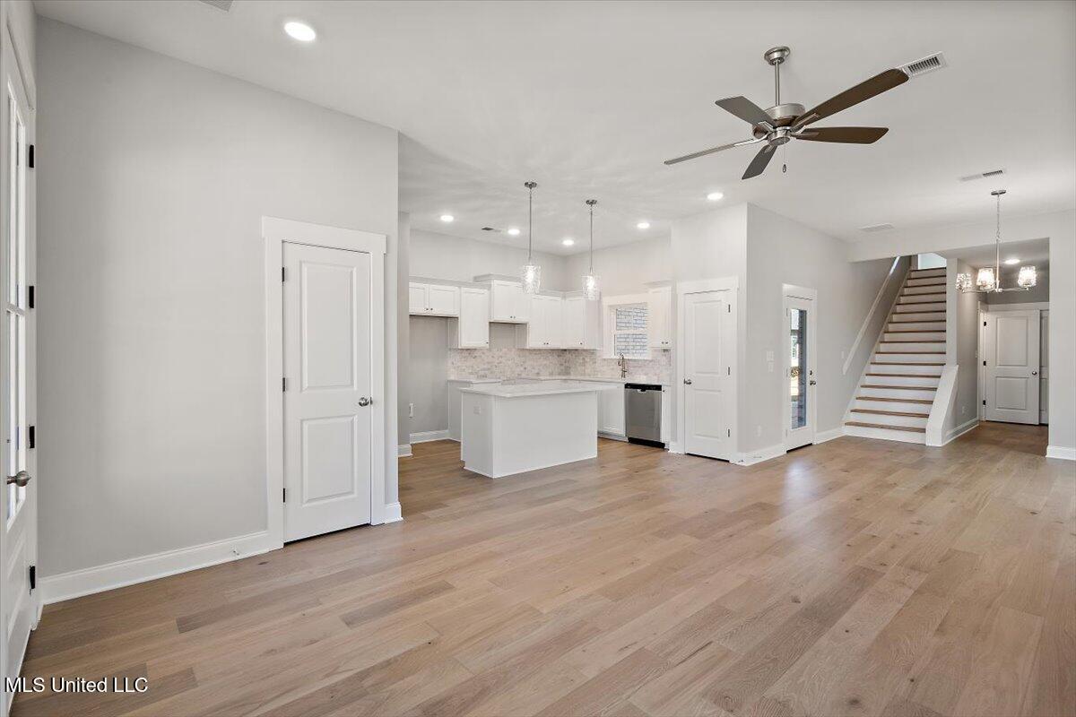617 Sunflower Street Nesbit, MS 38651 - Photo 8 of 36 Tunica