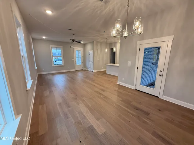 $372,900 | 617 Sunflower Street, Nesbit, MS 38651