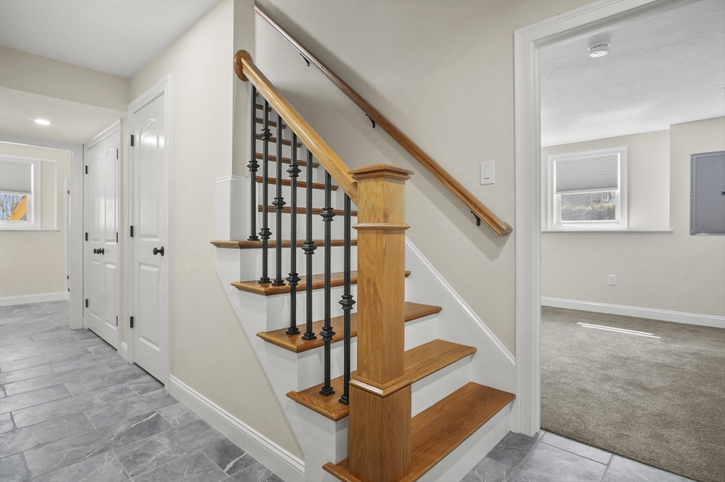 123 Andover Road Billerica, MA 01821 - Photo 5 of 40