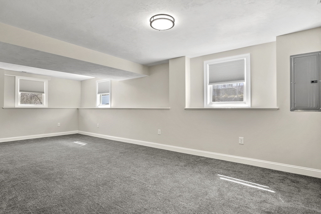 123 Andover Road Billerica, MA 01821 - Photo 6 of 40