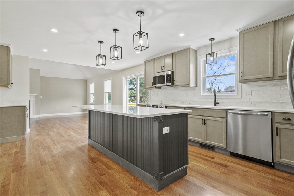 123 Andover Road Billerica, MA 01821 - Photo 8 of 40