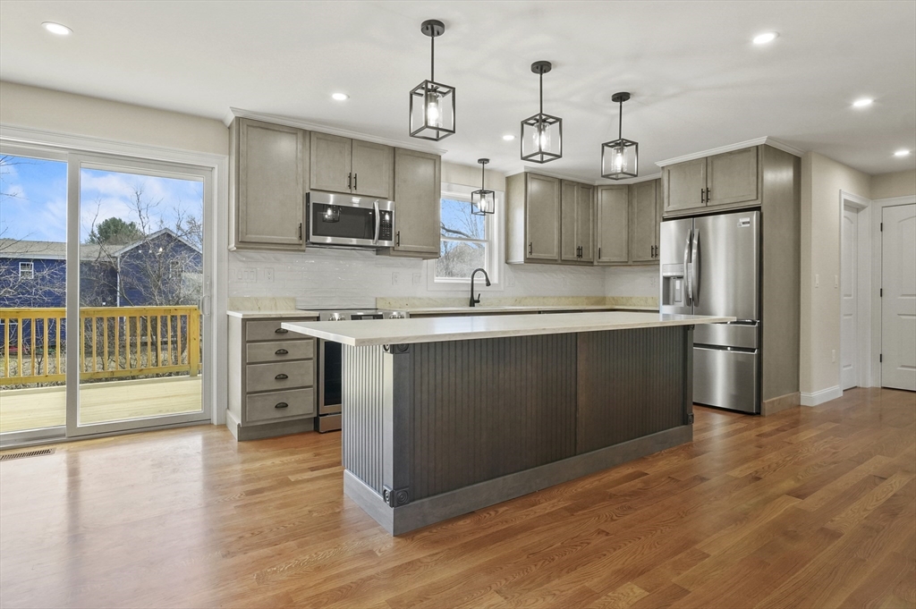 123 Andover Road Billerica, MA 01821 - Photo 10 of 40