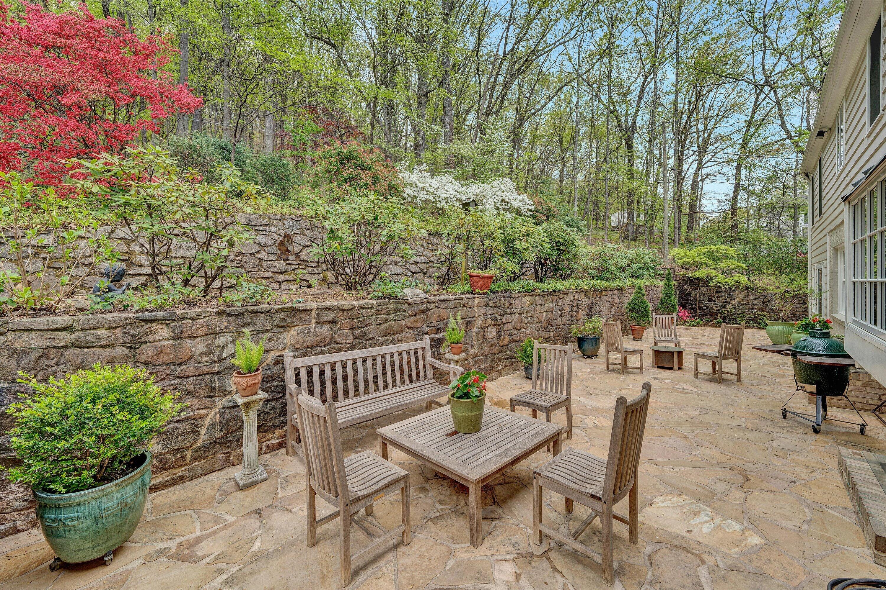 2438 Robin Hood Road Southeast Roanoke, VA 24014 - Photo 60 of 81 a view of a chairs and table in the patio