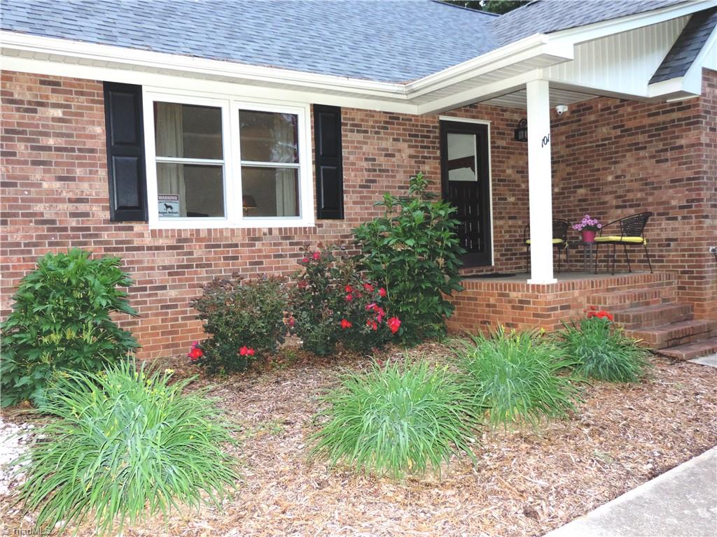 101 Roquemore Road Clemmons, NC 27012 - Photo 2 of 30 Gallery Image 2