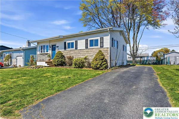 $399,900 | 526 Faith Drive, Catasauqua, PA 18032