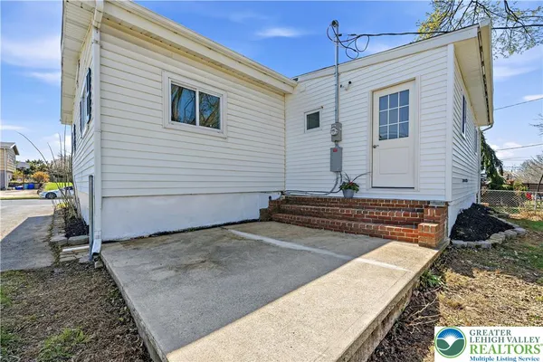 $399,900 | 526 Faith Drive, Catasauqua, PA 18032