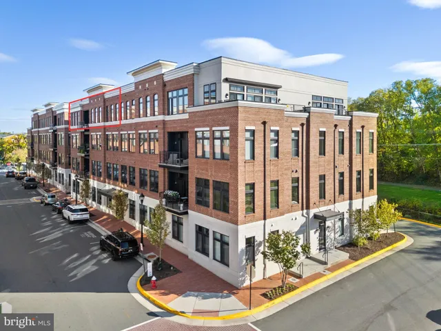 $849,000 | 3 Stationmaster Street Southeast, Unit 402, Leesburg, VA 20175