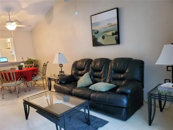$1,450 | 322 Kelsey Way, Unit 6, Sun City Center, FL 33573