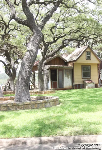 $1,250 | 955 Faurie Road, Unit TINY HOUSE, Lakehills, TX 78063