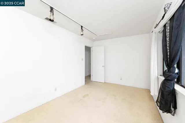 an empty room with a empty space