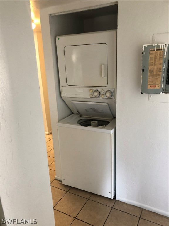 824 Alderman Street, Unit 209 Fort Myers, FL 33916 - Photo 4 of 7 a utility room with a washer and dryer