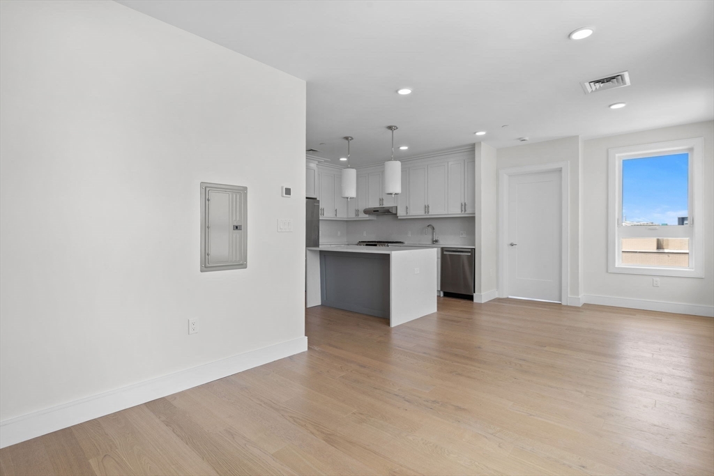 301 Border Street, Unit 601 Boston, MA 02128 - Photo 13 of 26