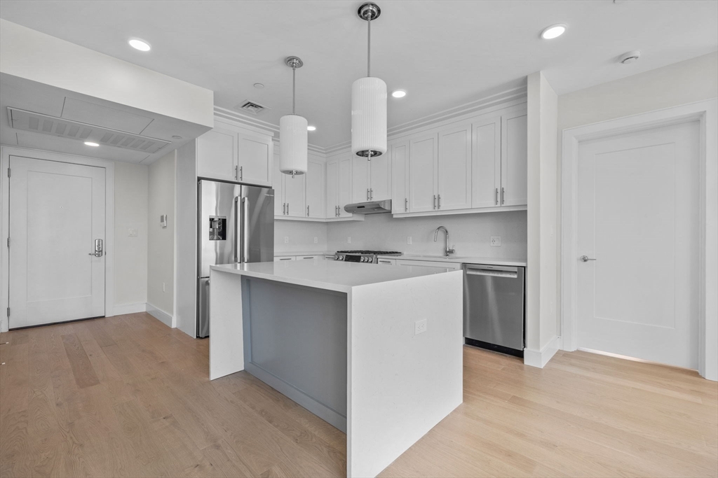 301 Border Street, Unit 601 Boston, MA 02128 - Photo 7 of 26