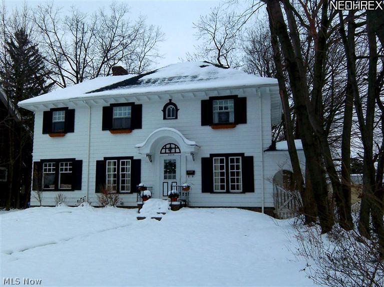 2208 Stillman Road Cleveland, OH 44118 - Photo 2 of 20