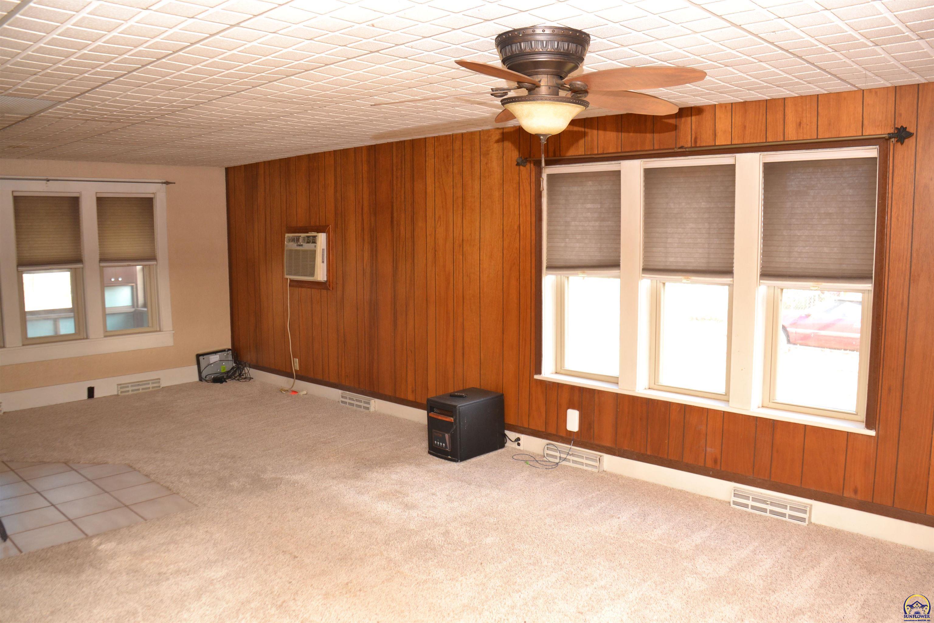 208 East High Street Melvern, KS 66510 - Photo 11 of 36