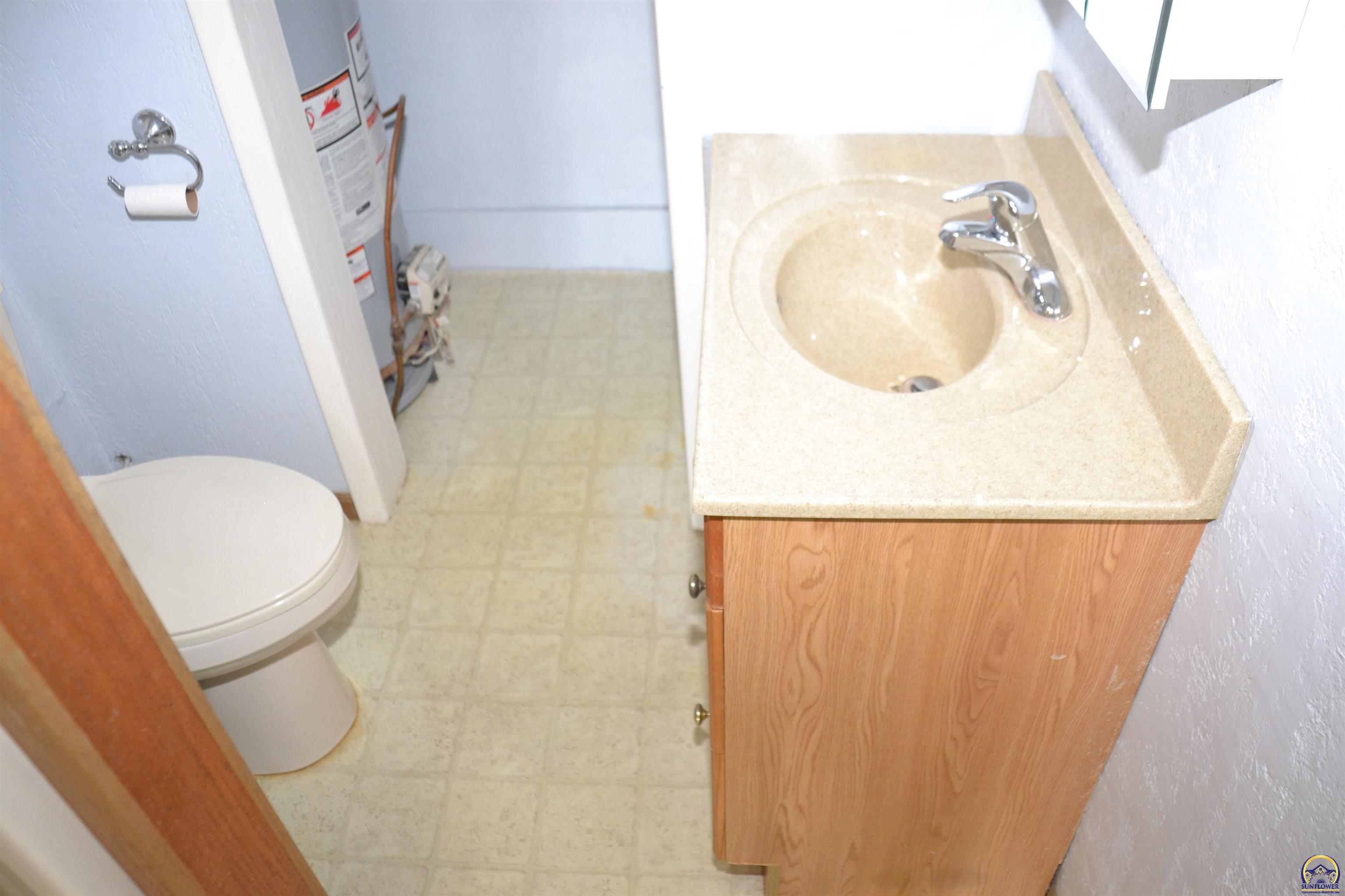 208 East High Street Melvern, KS 66510 - Photo 23 of 36