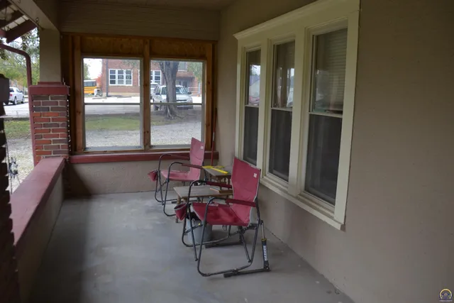 $159,500 | 208 East High Street, Melvern, KS 66510