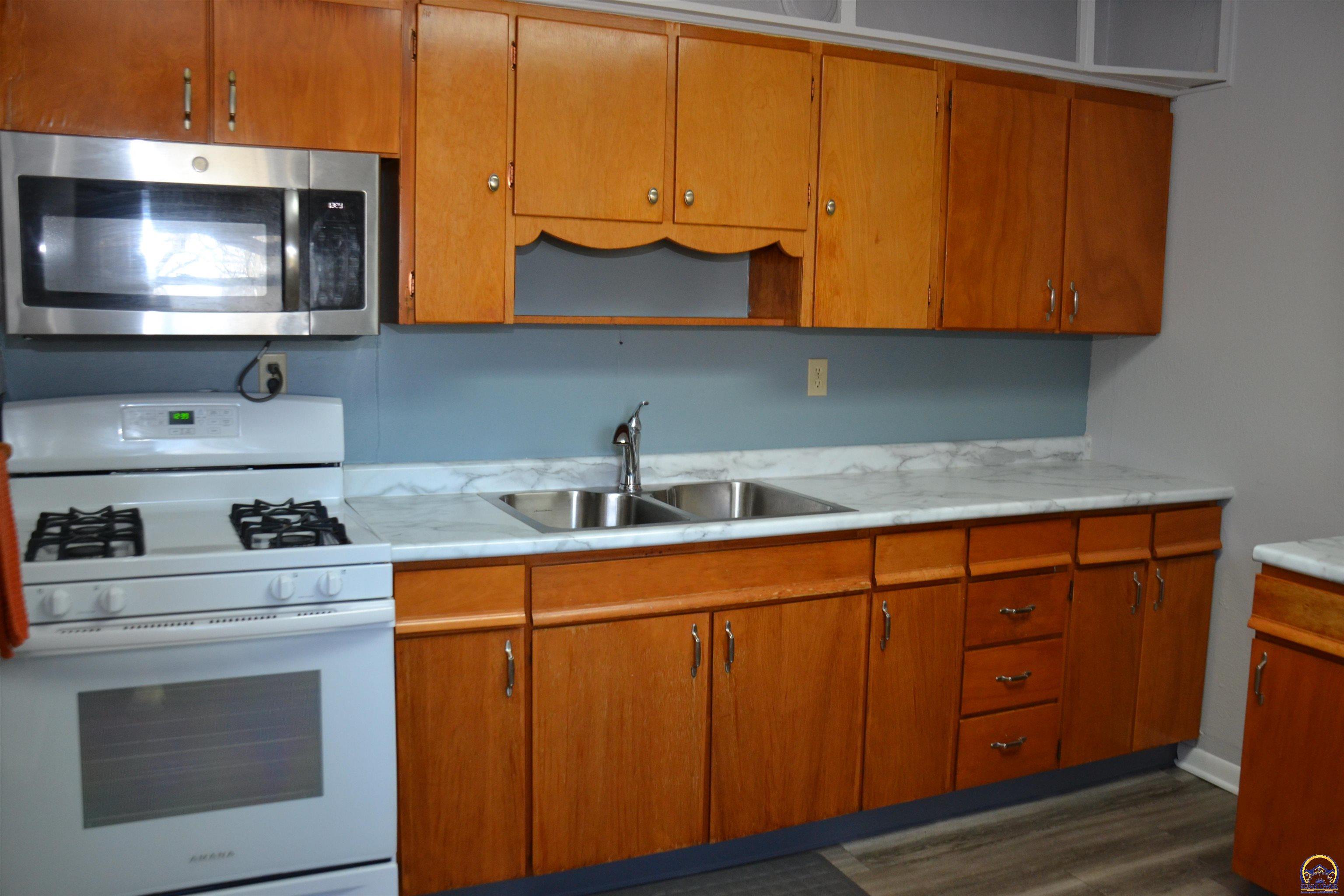 208 East High Street Melvern, KS 66510 - Photo 4 of 36