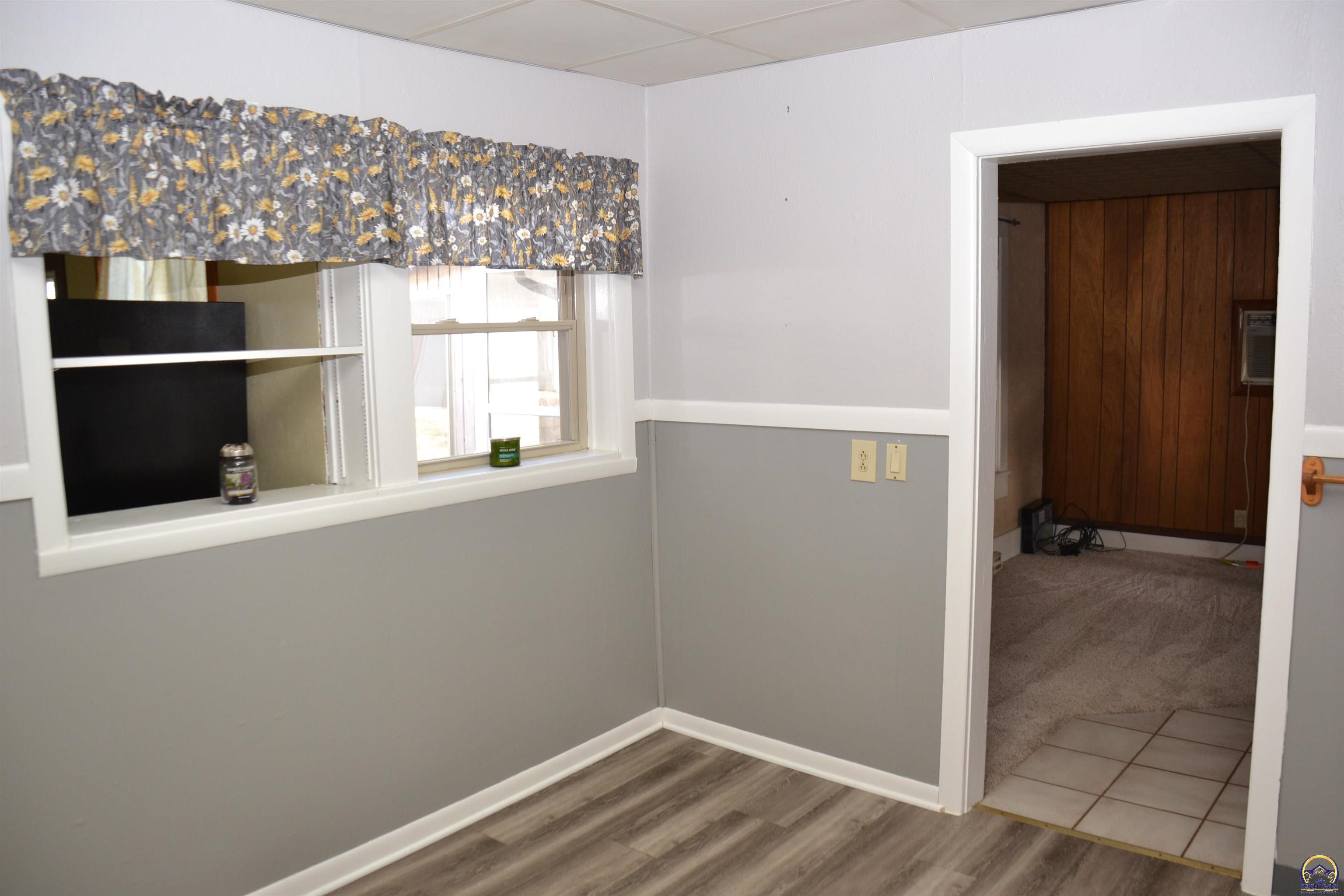 208 East High Street Melvern, KS 66510 - Photo 7 of 36