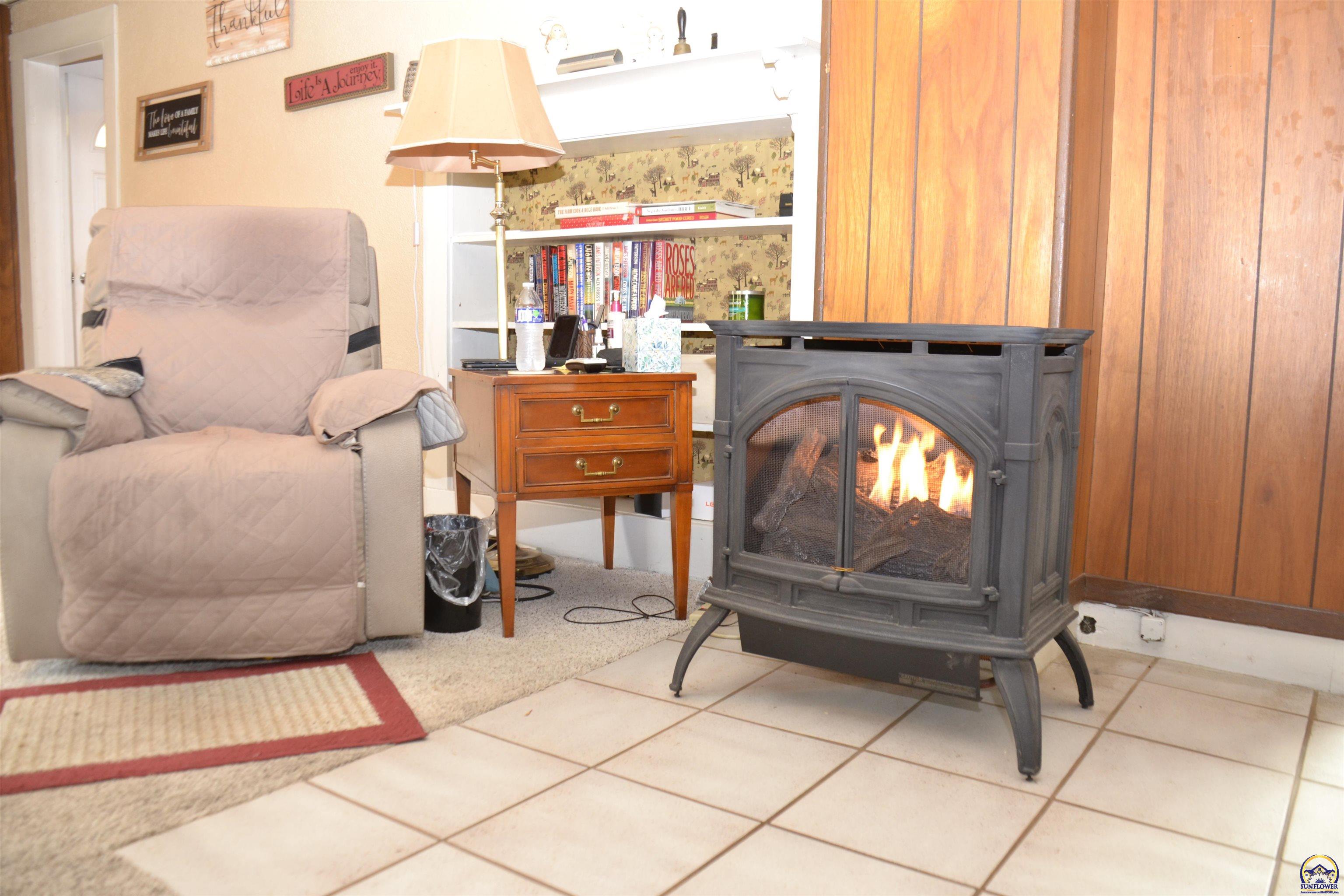 208 East High Street Melvern, KS 66510 - Photo 9 of 36