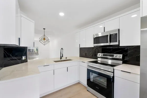 $475,000 | 8300 Northwest 10th Street, Miami, FL 33126