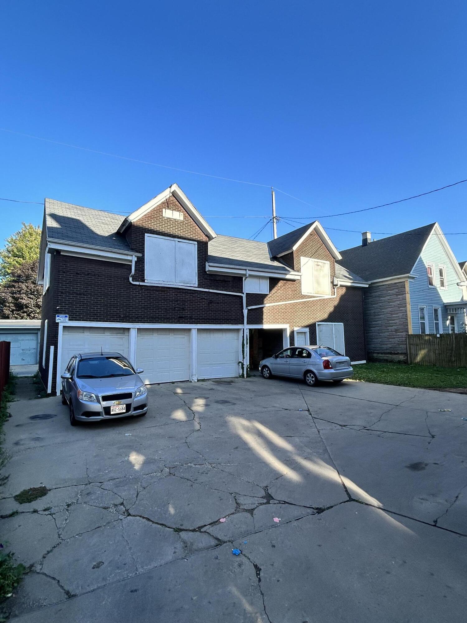 1546 South Layton Boulevard Milwaukee, WI 53215 - Photo 3 of 70 Garage
