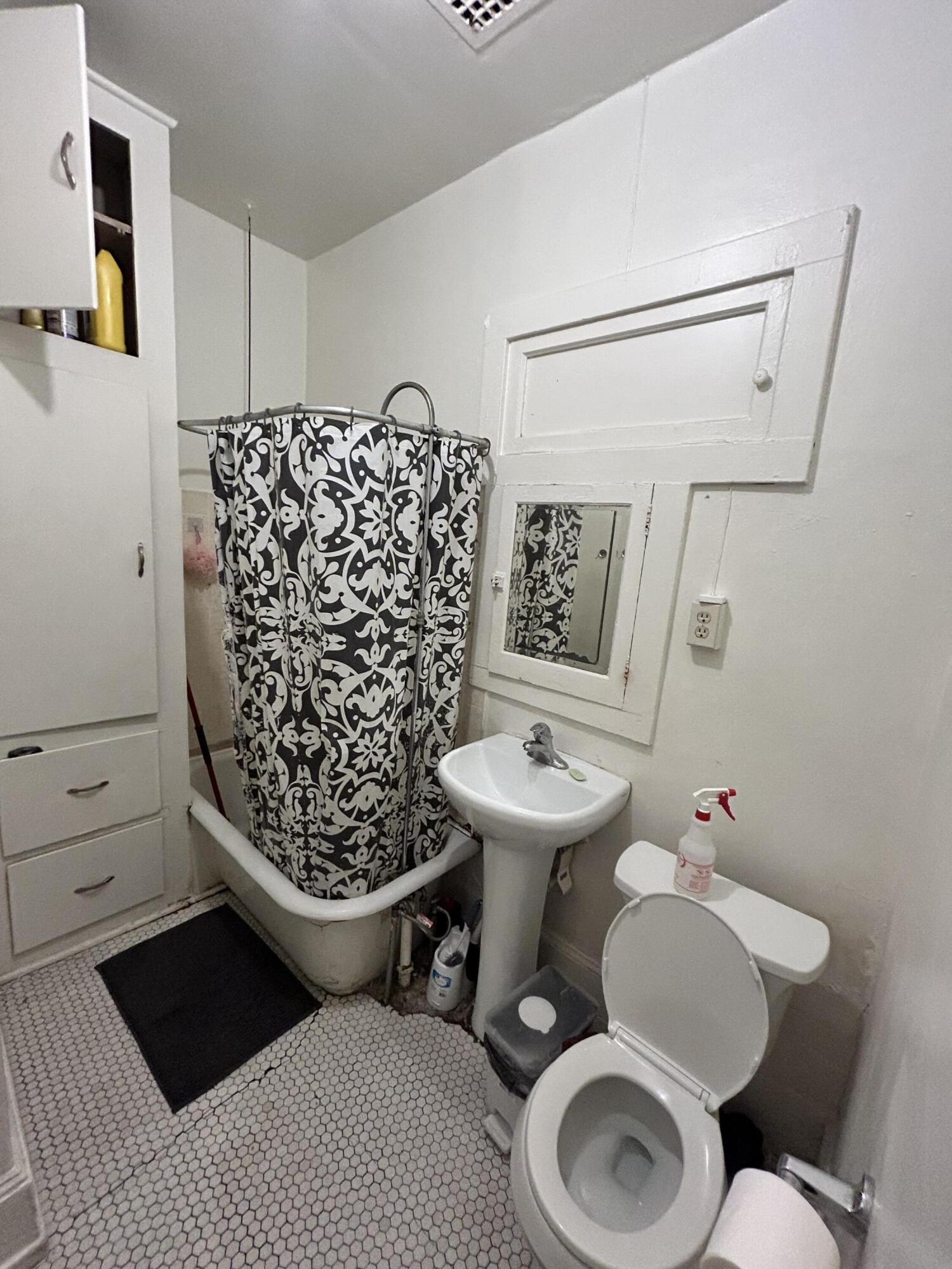 1546 South Layton Boulevard Milwaukee, WI 53215 - Photo 32 of 70 Unit 3