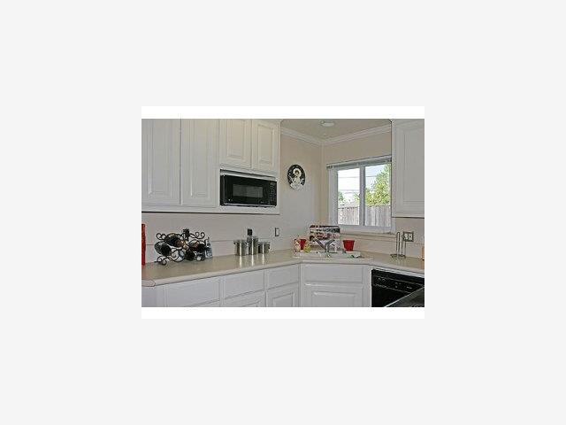 5498 Yale Drive San Jose, CA 95118 - Photo 6 of 9 a living room with furniture and a bathroom