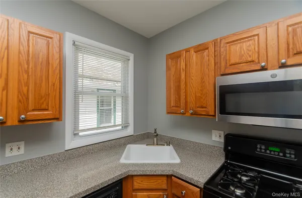 $2,000 | 15 Taylor Avenue, Poughkeepsie, NY 12601