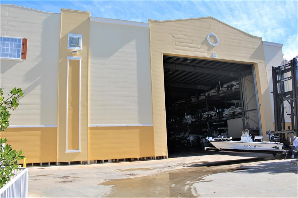 570 Blackburn Point Road, Unit LNG42 Osprey, FL 34229 - Photo 4 of 15 Gallery Image 4