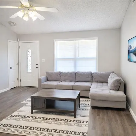 $2,000 | 10348 Commons Crossing, Jonesboro, GA 30238