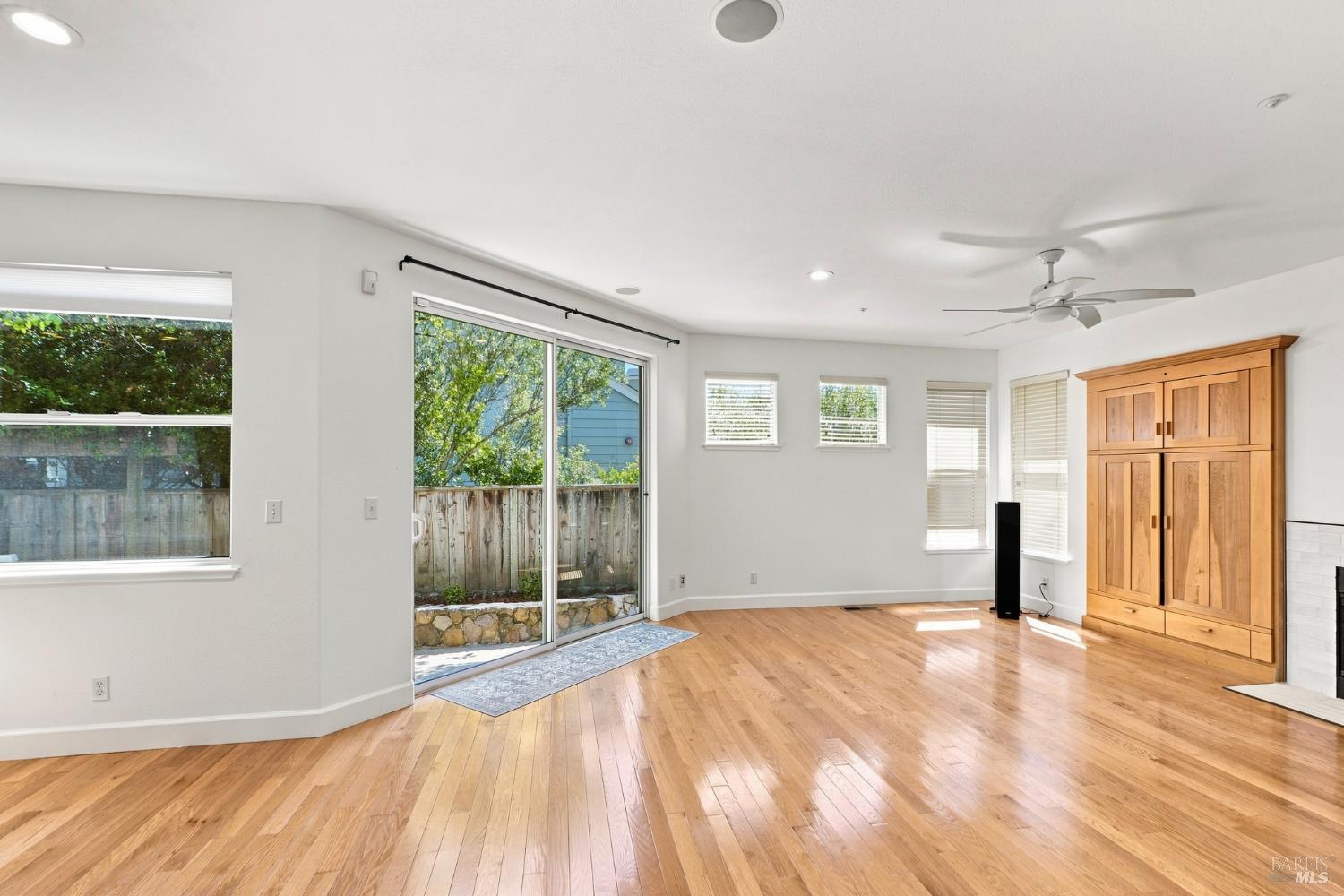 6 Egret View San Rafael, CA 94901 - Photo 12 of 37 Gallery Image 12
