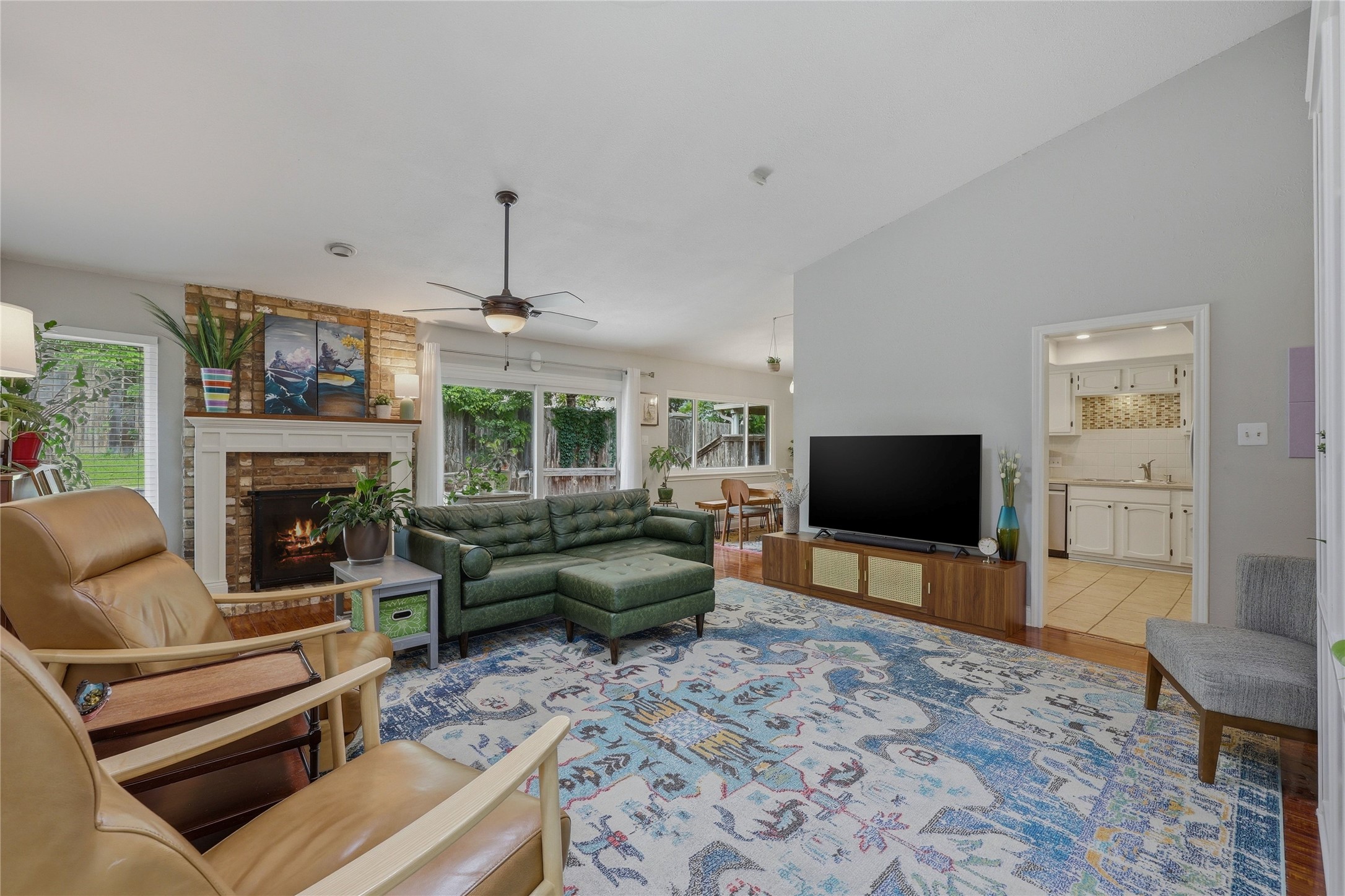 7516 Hemingway Street Austin, TX 78752 - Photo 5 of 34