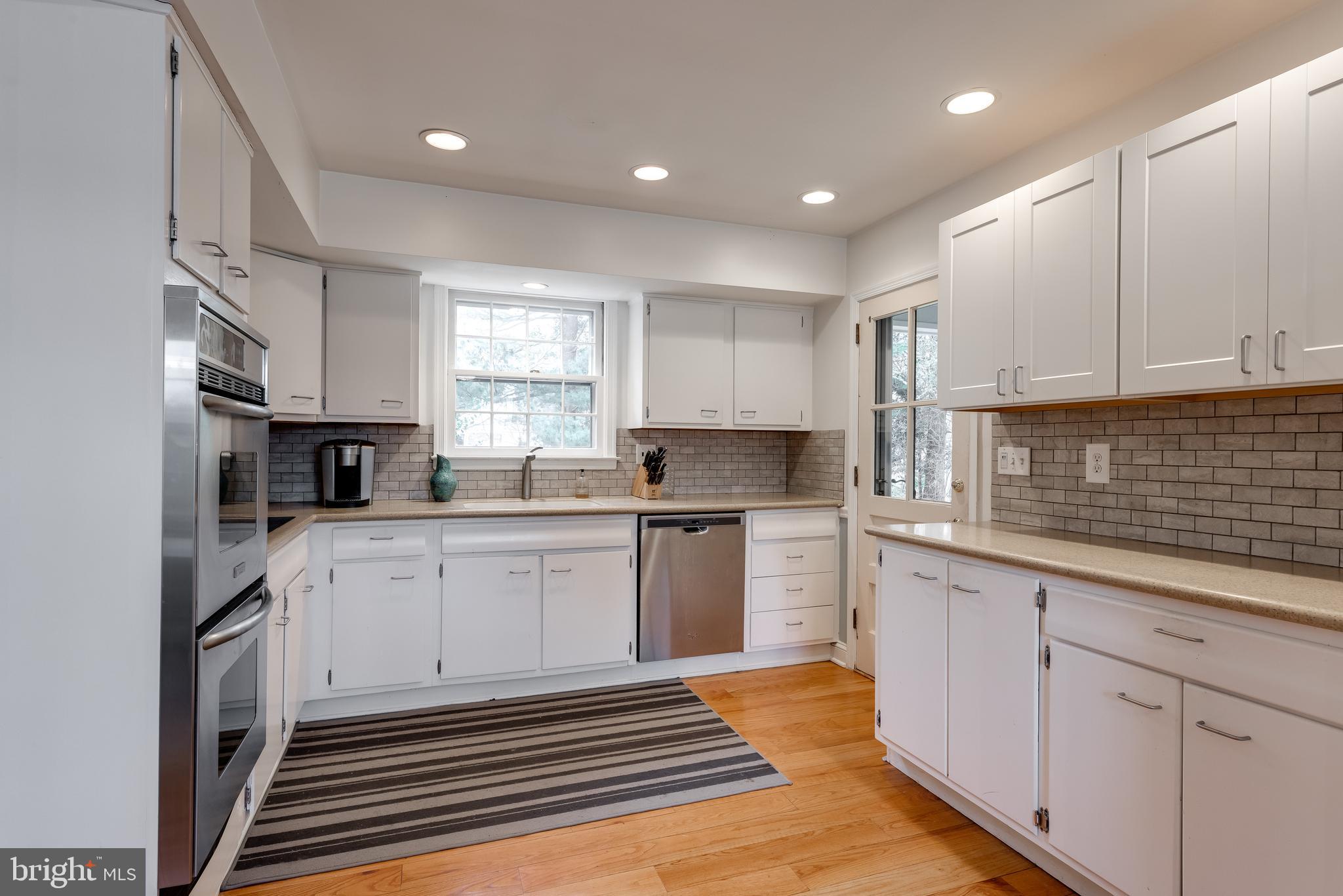 859 Farragut Road Berwyn, PA 19312 - Photo 10 of 28