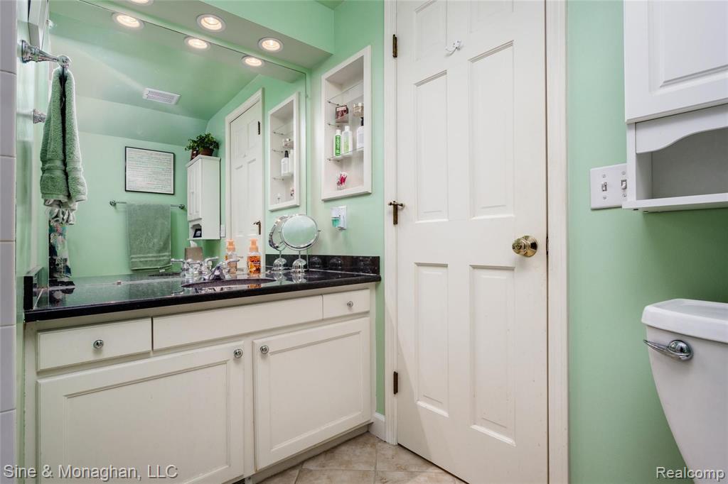 435 Barclay Road Grosse Pointe Farms, MI 48236 - Photo 39 of 60