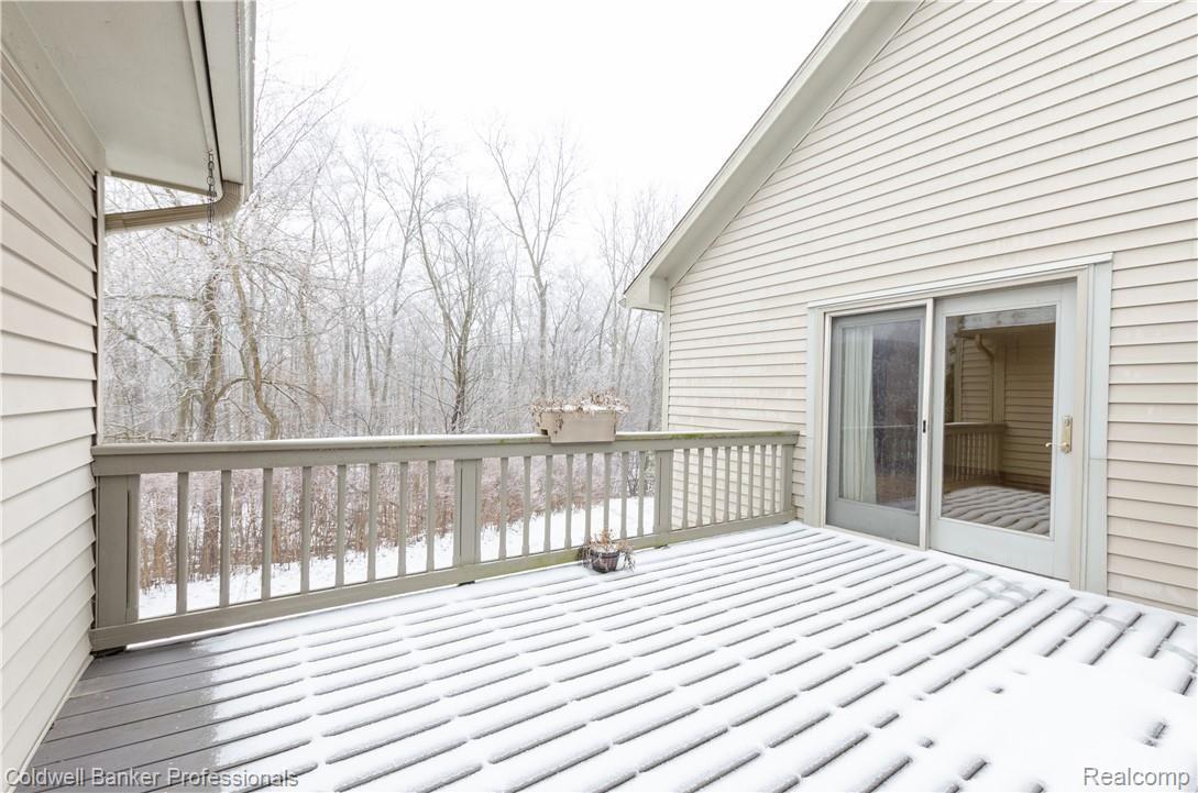 3388 Rivers Edge Drive, Unit 2 Wayne, MI 48184 - Photo 35 of 42 Maintenance free Trex deck
