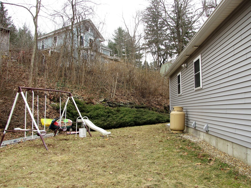 247 Southbridge Road Warren, MA 01083 - Photo 14 of 14 Gallery Image 14
