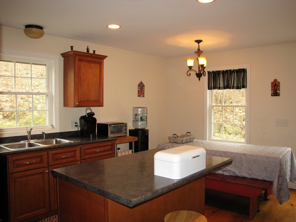 247 Southbridge Road Warren, MA 01083 - Photo 5 of 14 Gallery Image 5